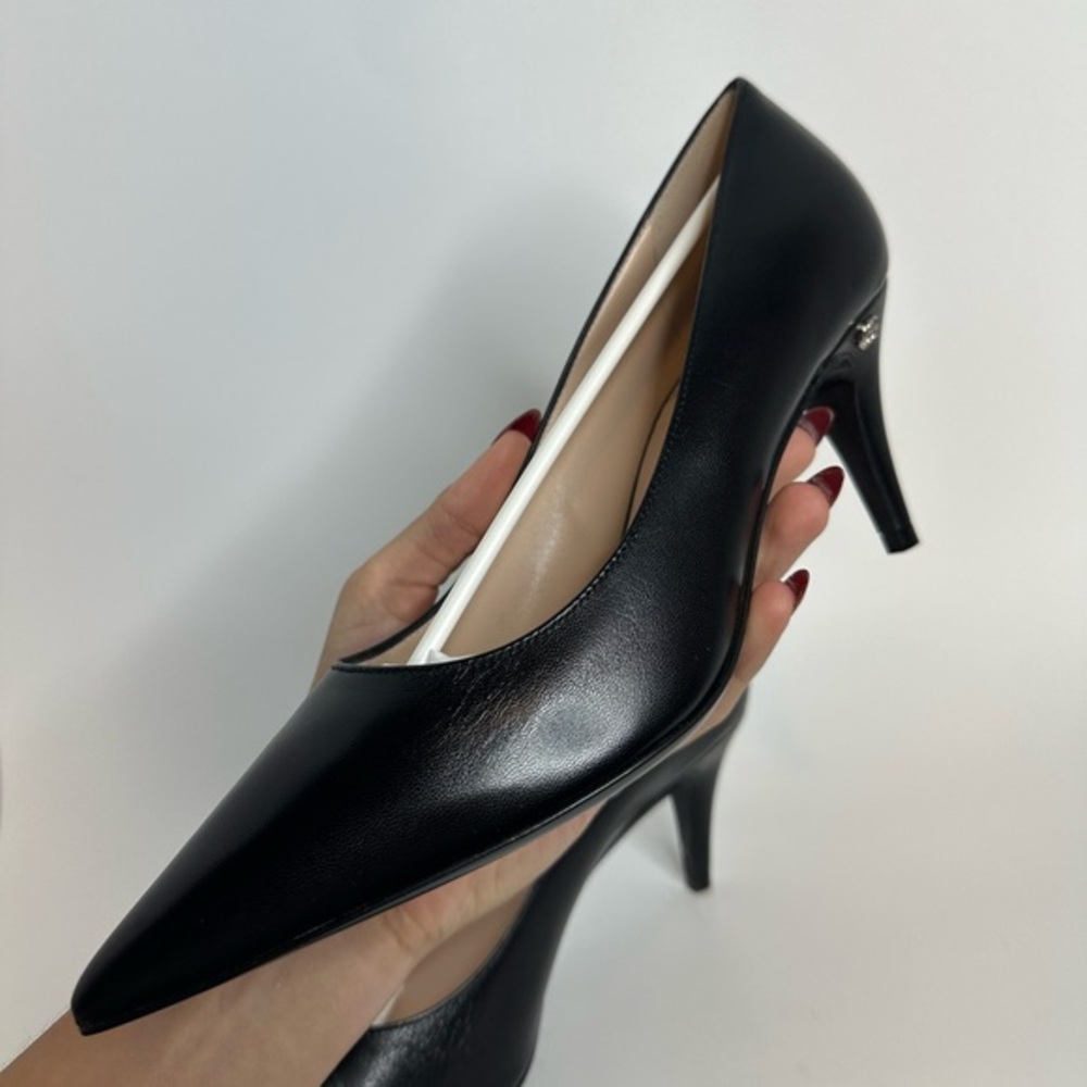 Gucci Black Leather Pumps